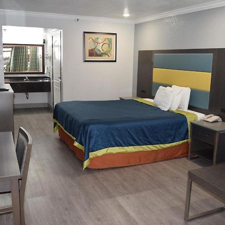 Budget Inn ลาปูเอนเต ภายนอก รูปภาพ