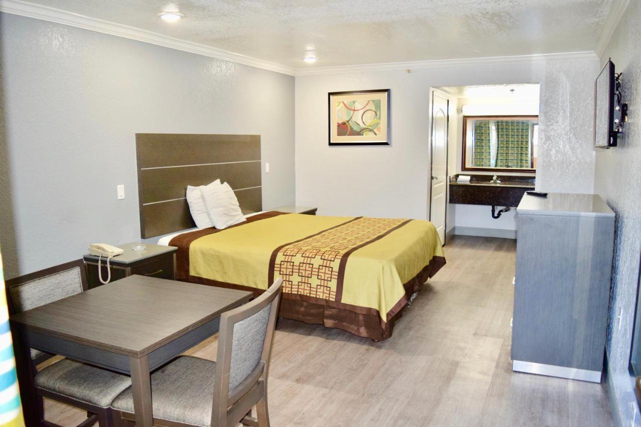 Budget Inn ลาปูเอนเต ภายนอก รูปภาพ