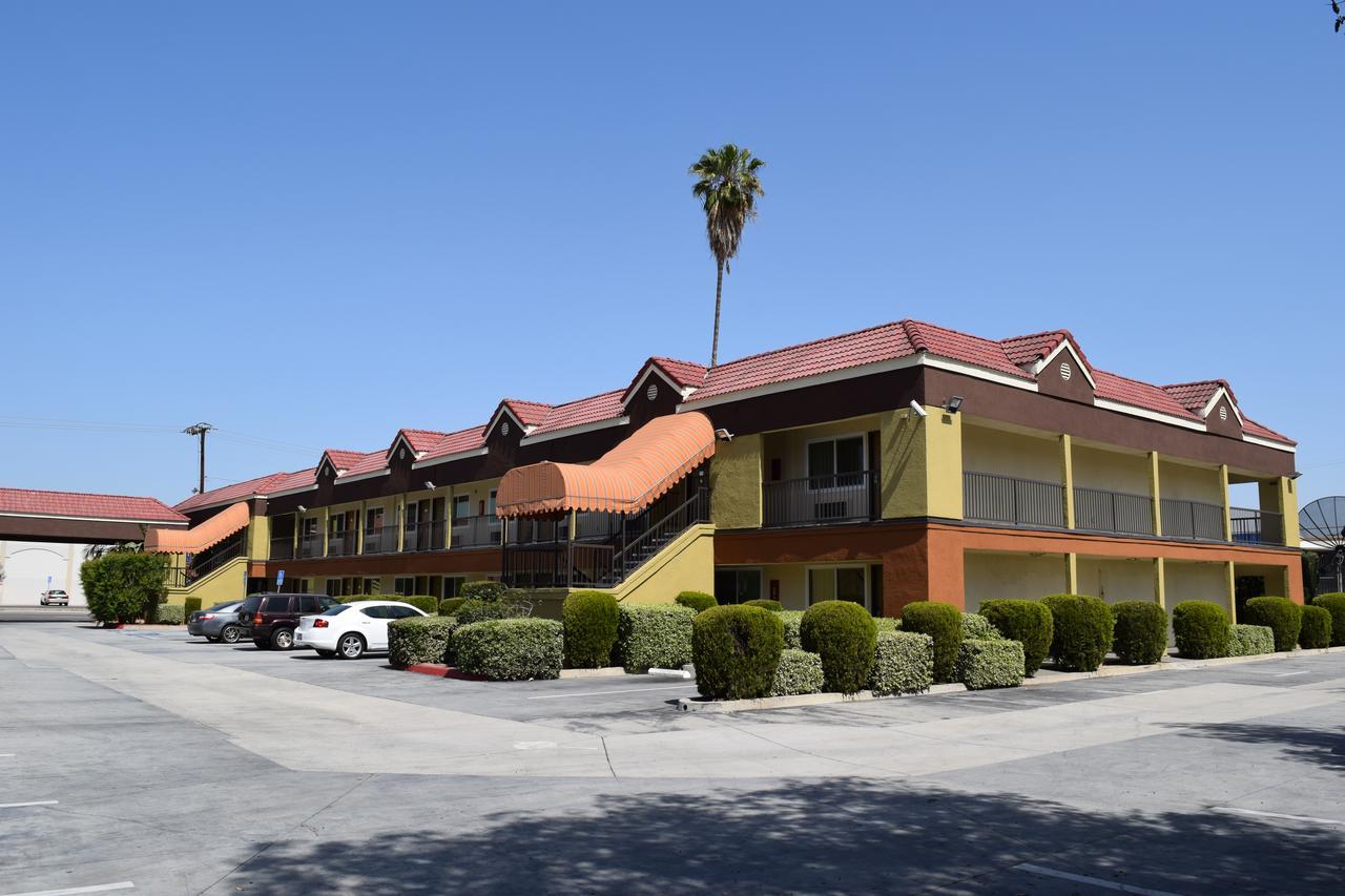 Budget Inn ลาปูเอนเต ภายนอก รูปภาพ
