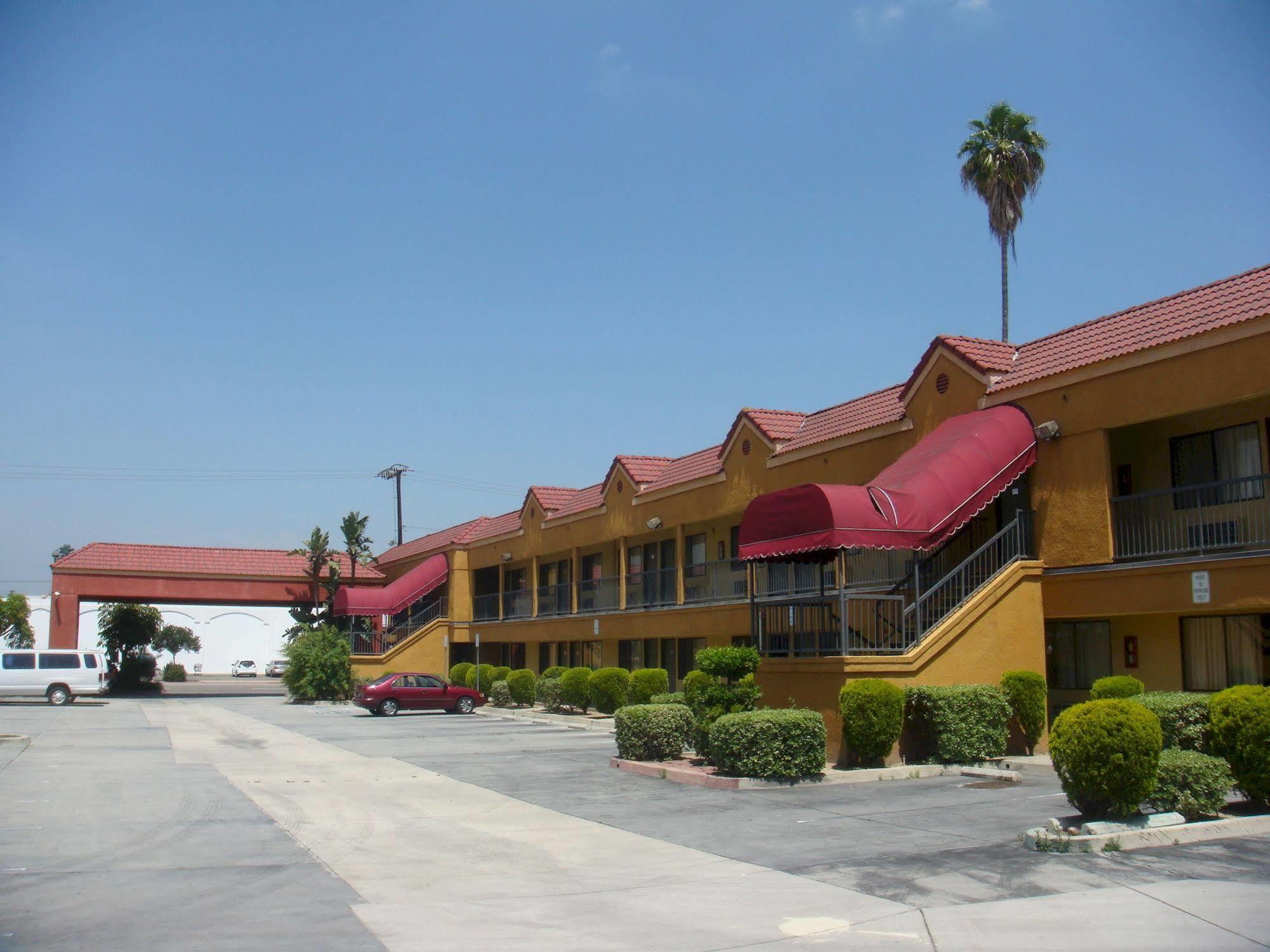 Budget Inn ลาปูเอนเต ภายนอก รูปภาพ