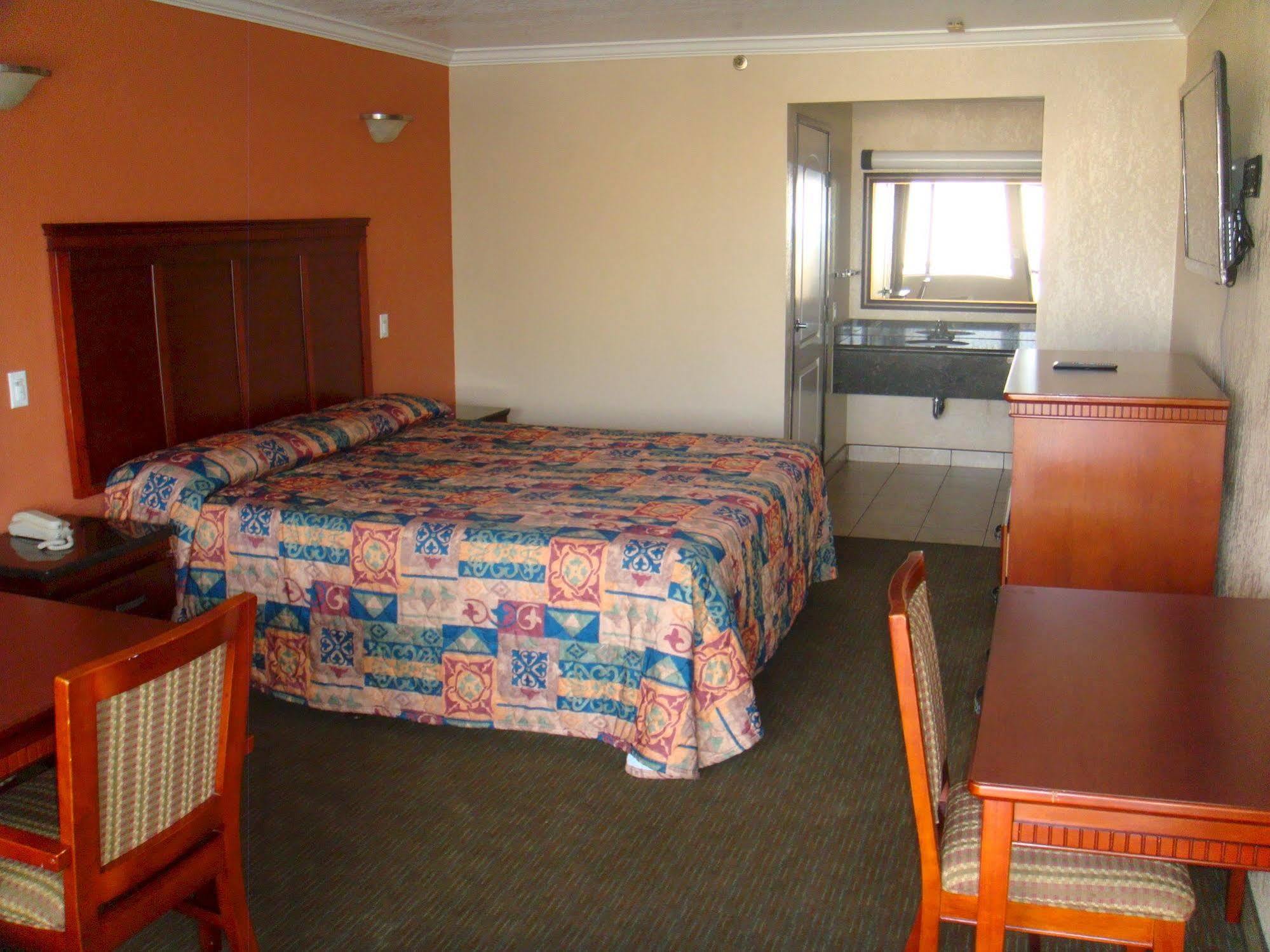 Budget Inn ลาปูเอนเต ภายนอก รูปภาพ
