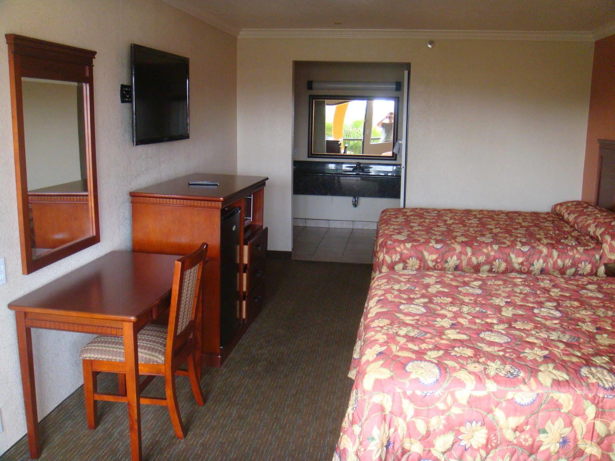 Budget Inn ลาปูเอนเต ภายนอก รูปภาพ